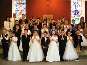 Primary Four make their First Holy Communion 