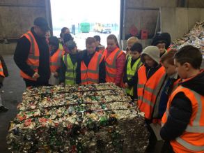 P6 visit Bryson House Recycling Centre 